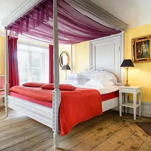 https://hotel-hellstens-malmgard.find-stockholm-hotels.com